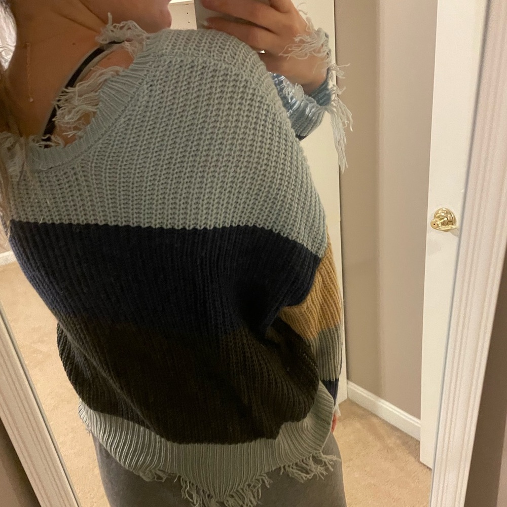 Trendy Destroyed Sweater - Picture 2 of 2